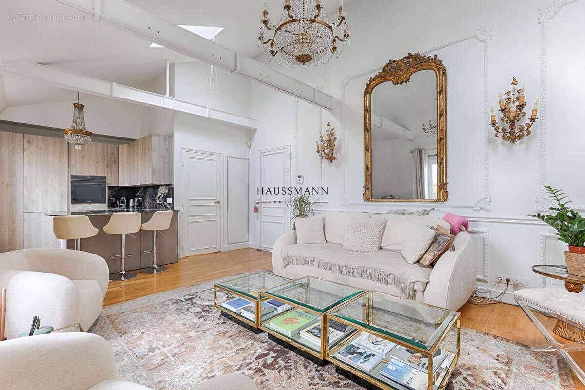 Appartement à PARIS-8E