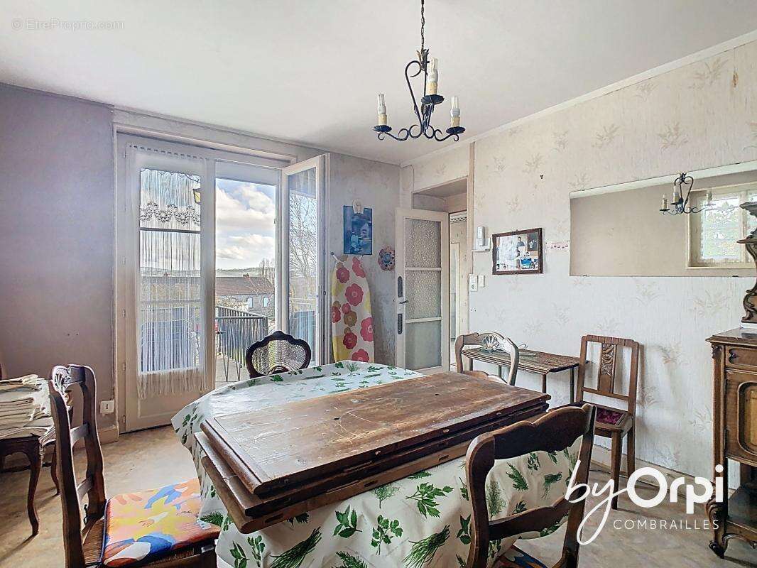 Maison à SAINT-ELOY-LES-MINES