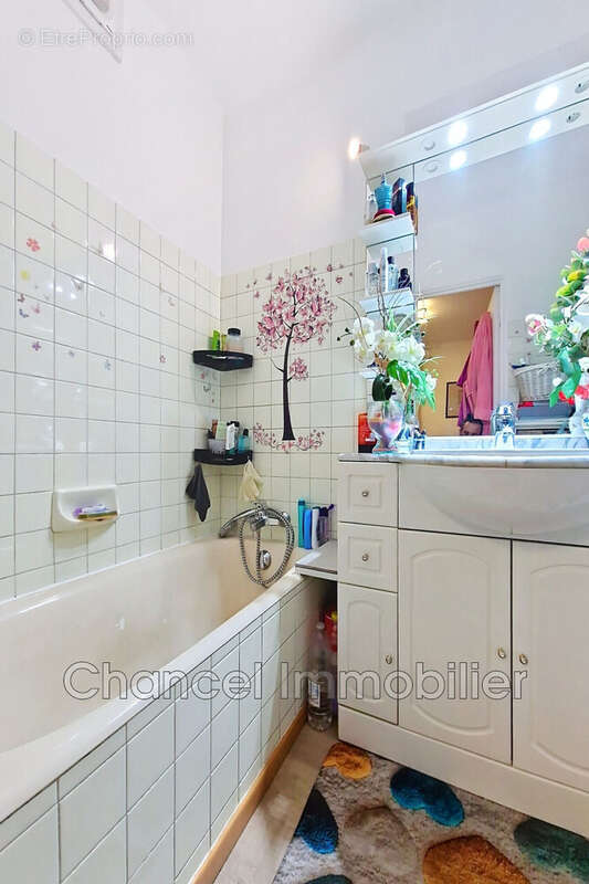Appartement 48 m² à Antibes  - photo 4