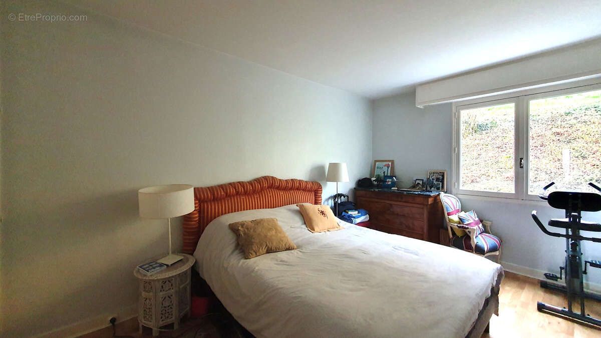 Appartement à VILLE-D&#039;AVRAY