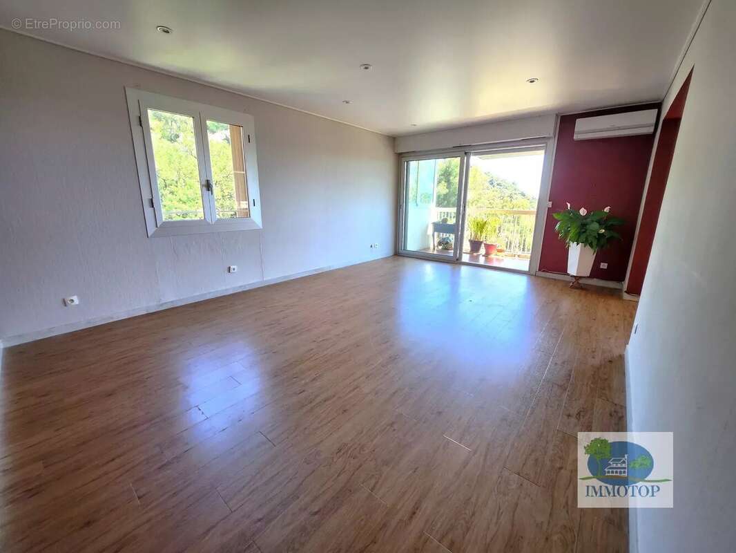 Appartement à MENTON