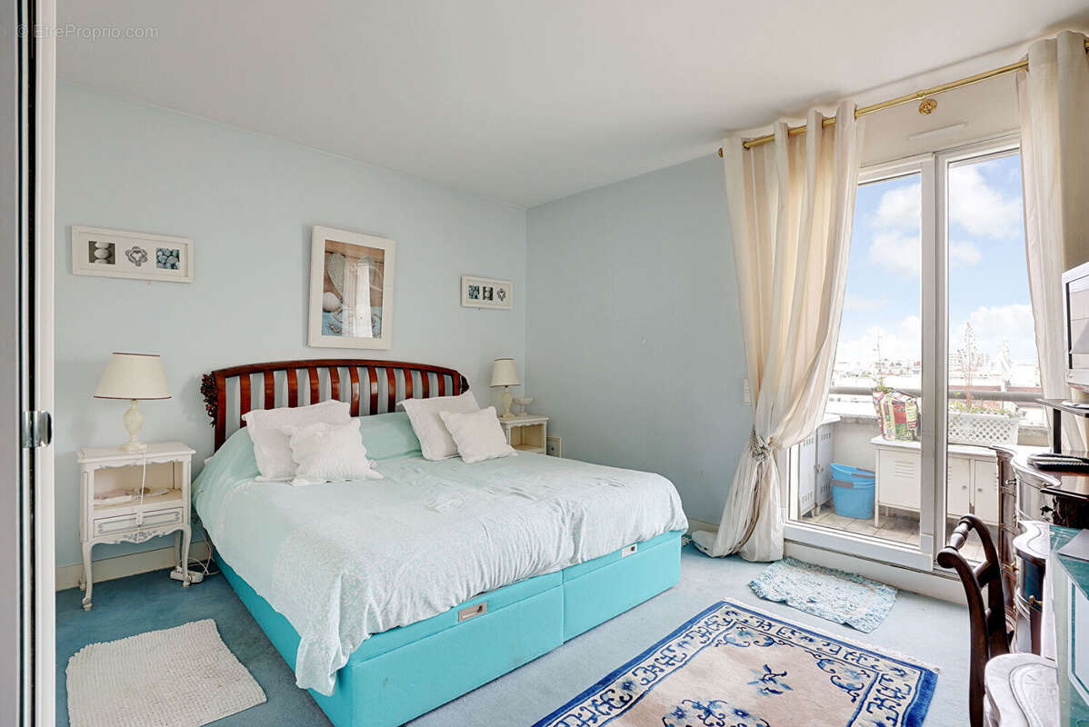 Appartement à LEVALLOIS-PERRET