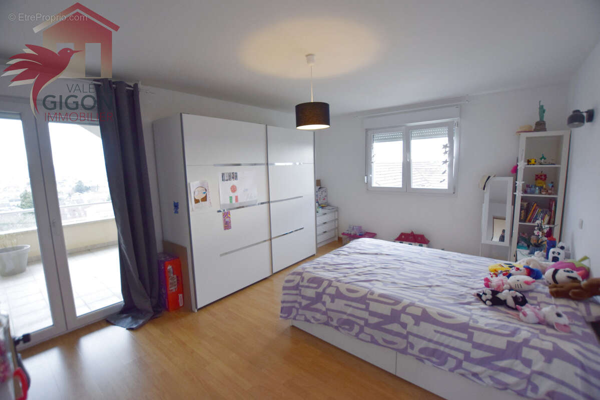 Dans une petite copropriété contemporaine un véritable 'Cocon confidentiel pour une vie familiale épanouie'... - photo 2