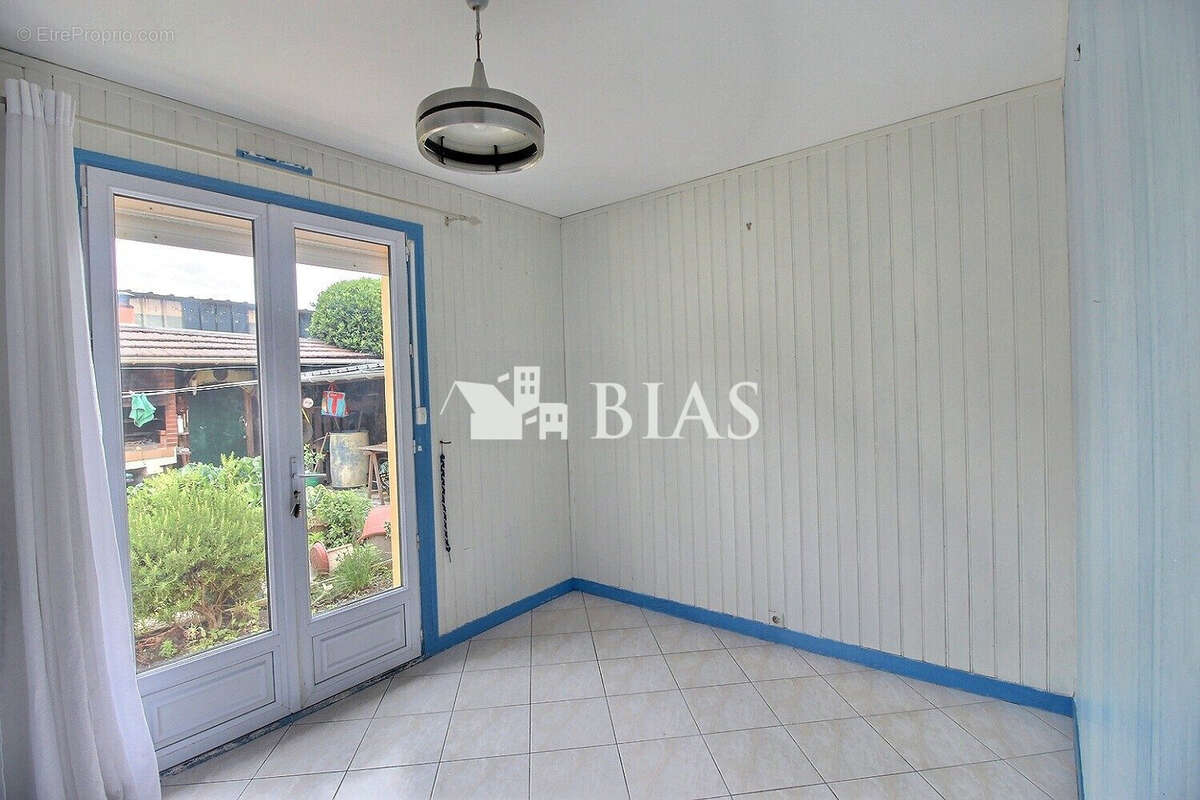 Maison à SAINT-PIERRE-DES-FLEURS