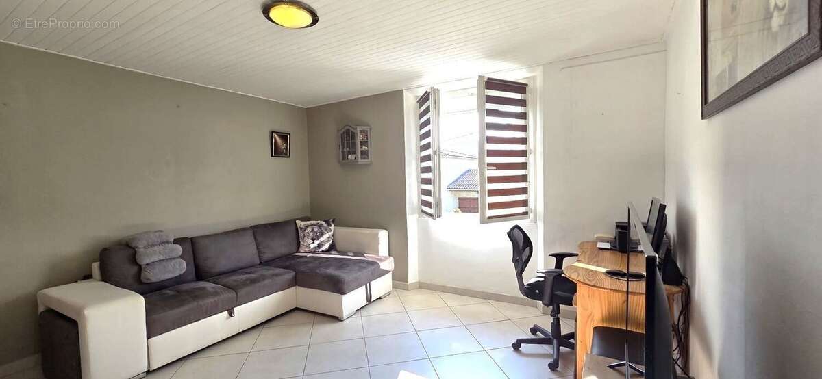 Appartement à CUGES-LES-PINS