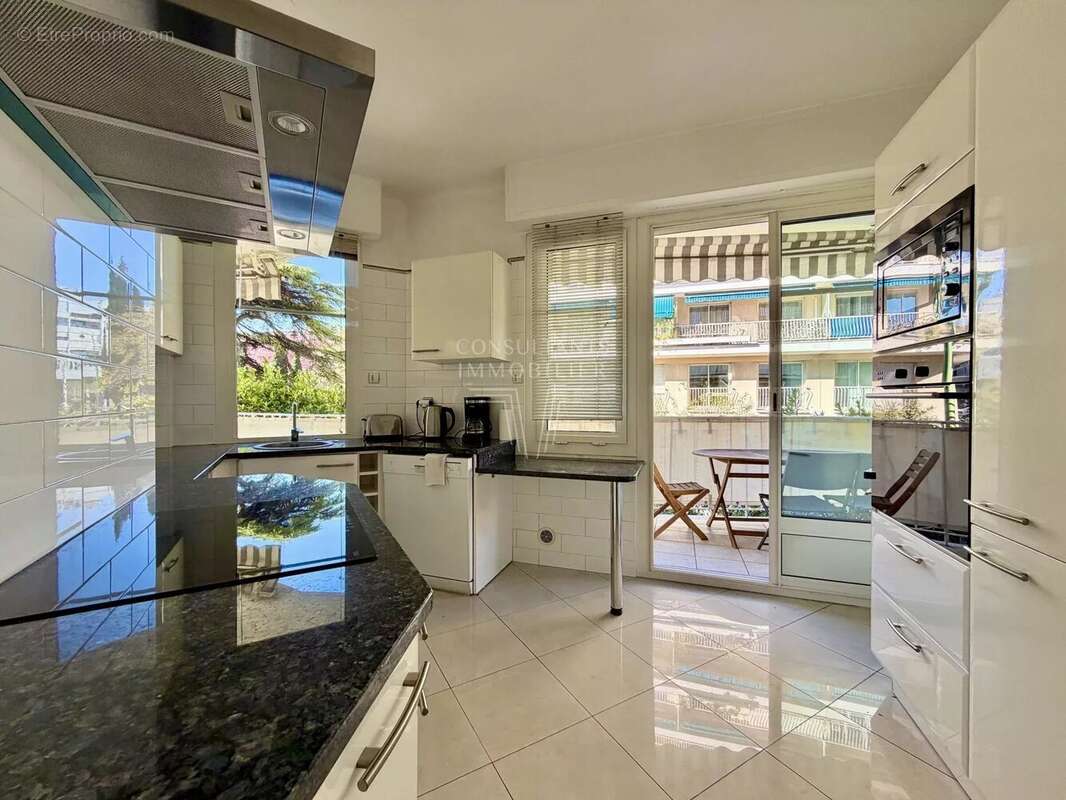 Appartement à LE CANNET