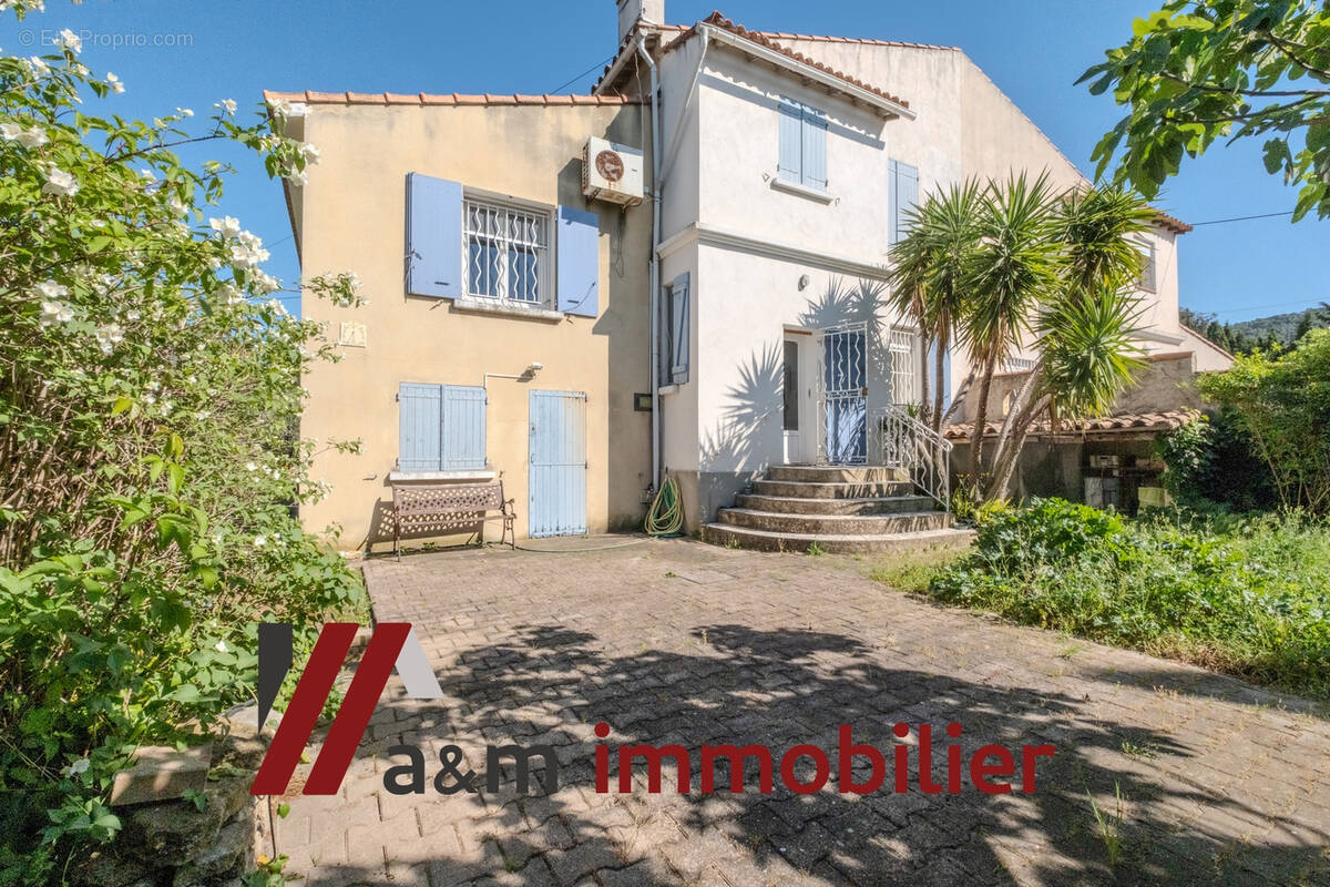Maison à CHATEAUNEUF-LES-MARTIGUES