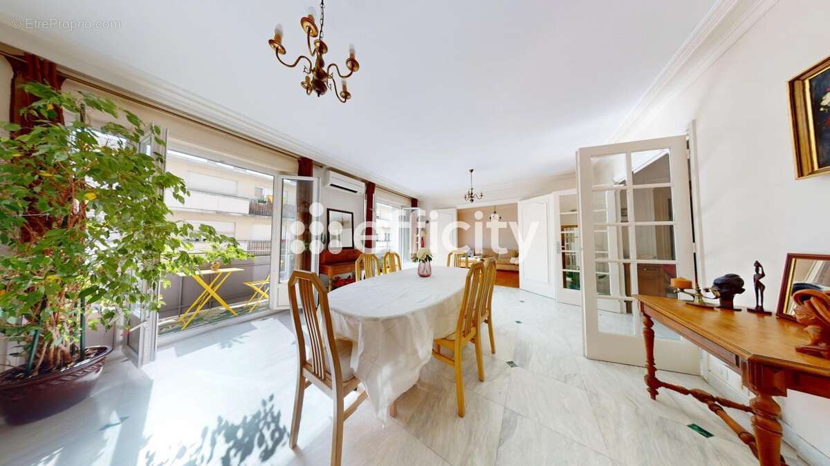 Appartement à LYON-6E