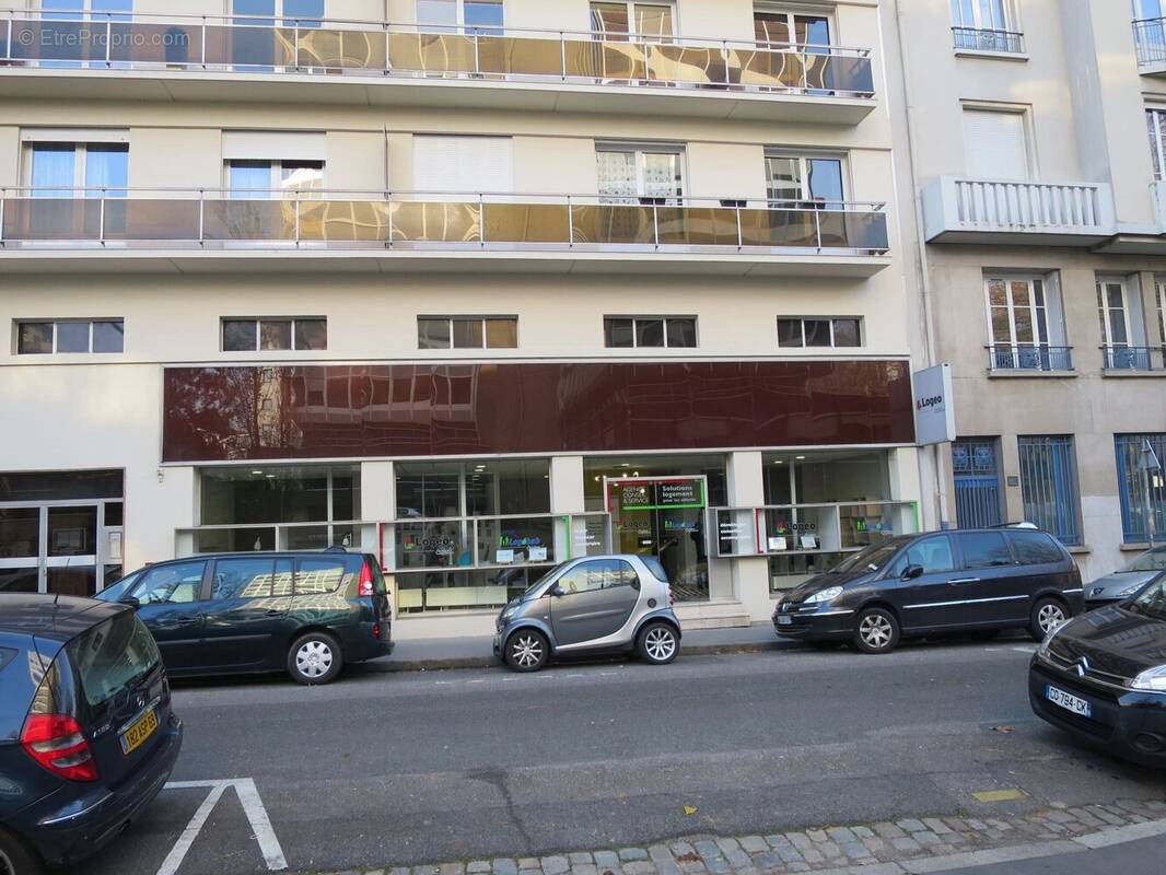 Commerce à LYON-3E