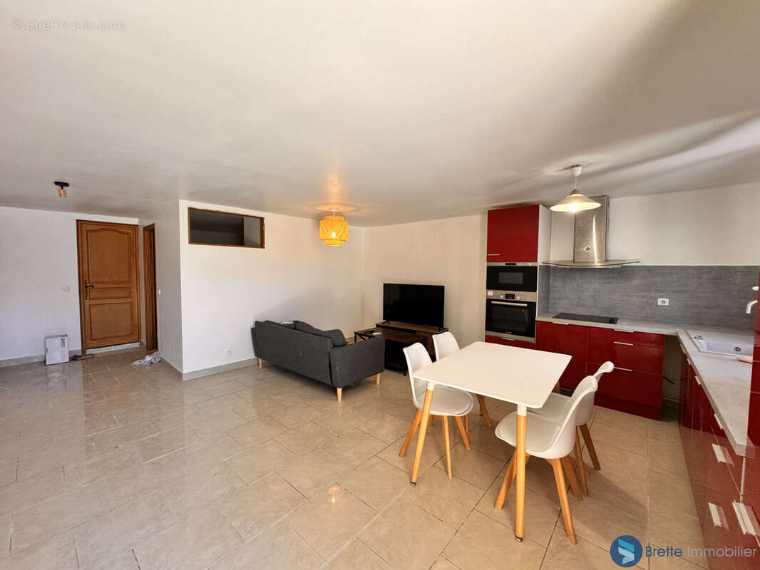 LA GARDE   Maison familiale avec espaces indépendants + garage - photo 17