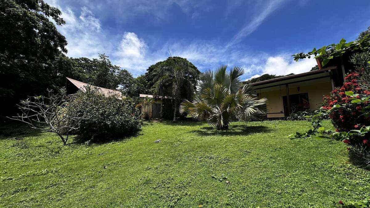 Maison à REMIRE-MONTJOLY