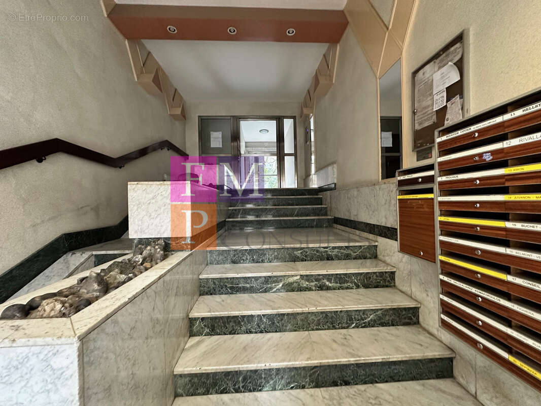 Appartement à PARIS-20E