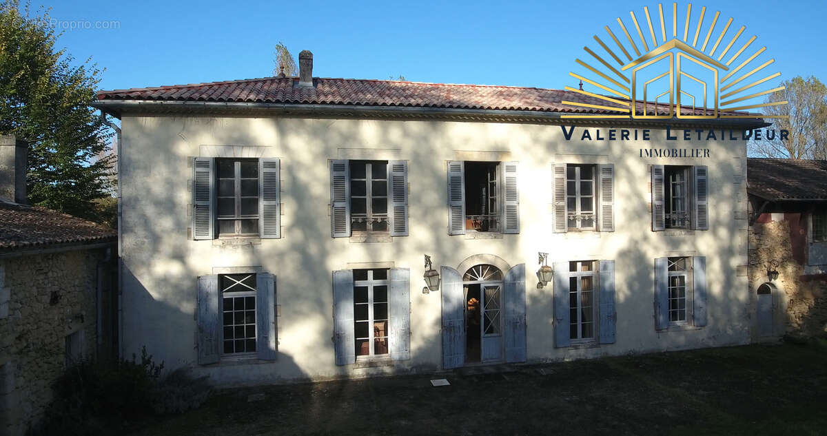 Domaine d'exception en pierre : Charme et Potentiel au Cœur de 4 Hectares de Verdure - photo 12