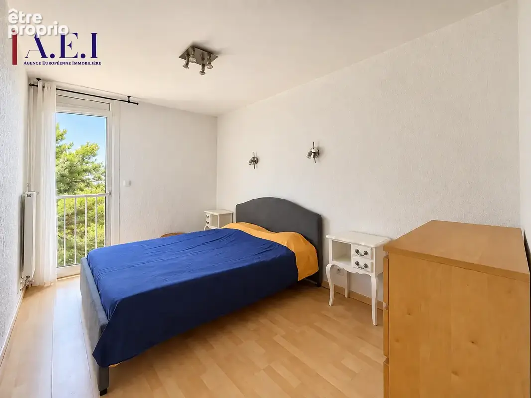 La Seyne sur mer - Limite Six-Fours - Appartement type 4 - photo 7