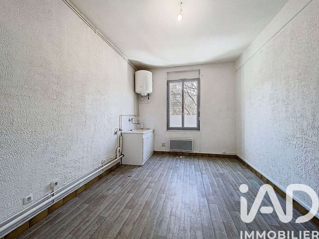 Photo 2 - Appartement à DECINES-CHARPIEU