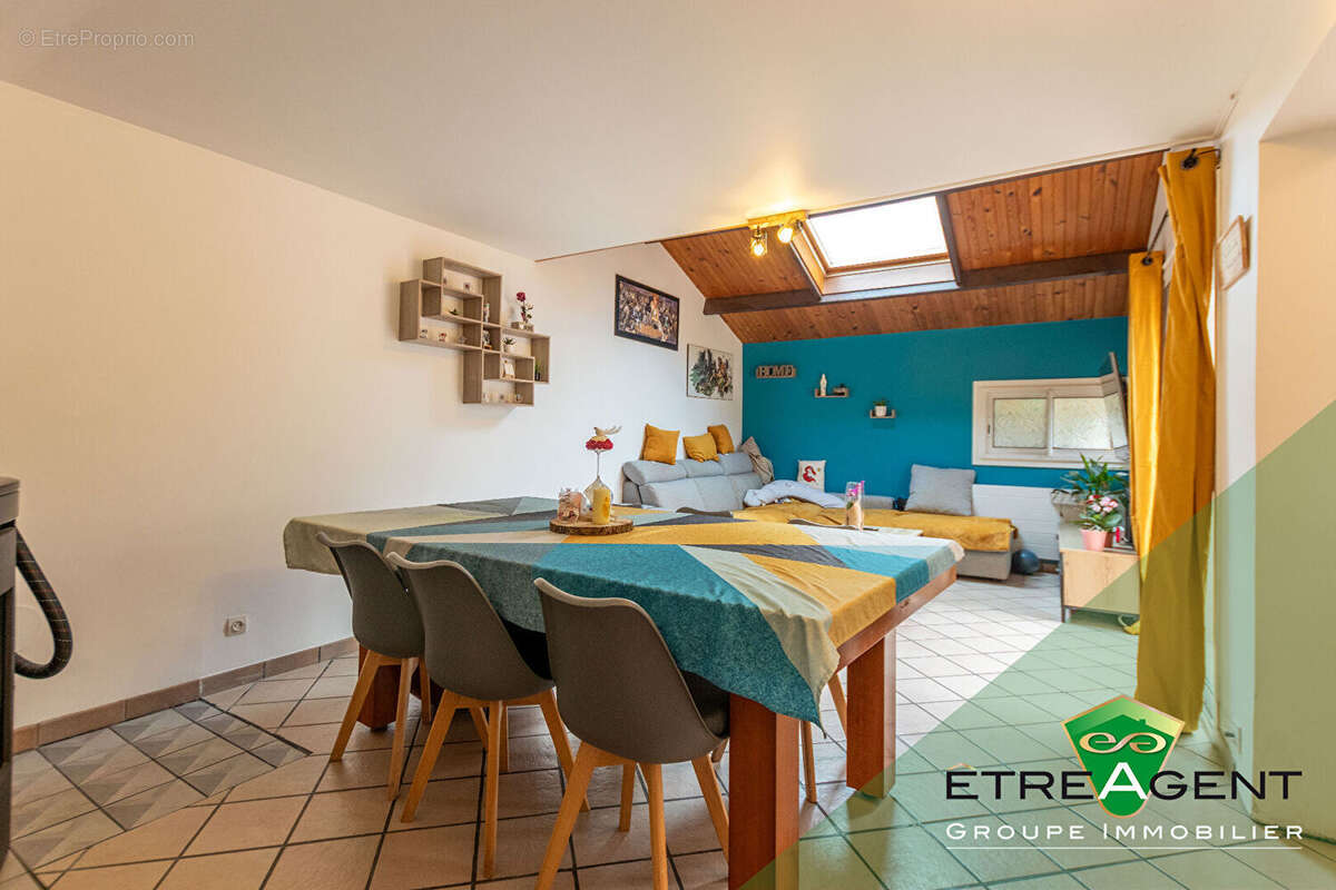 Maison à LES BAUX-SAINTE-CROIX