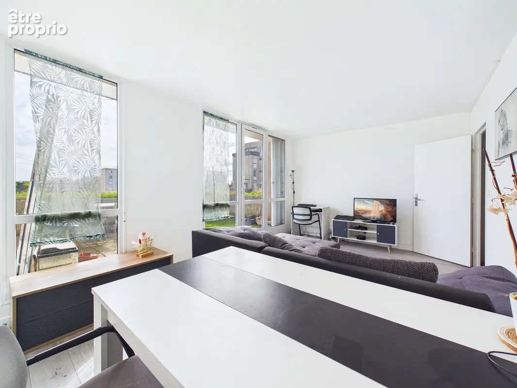 Appartement 4 pièces 77 m² à vendre à Evry (91000) - photo 2