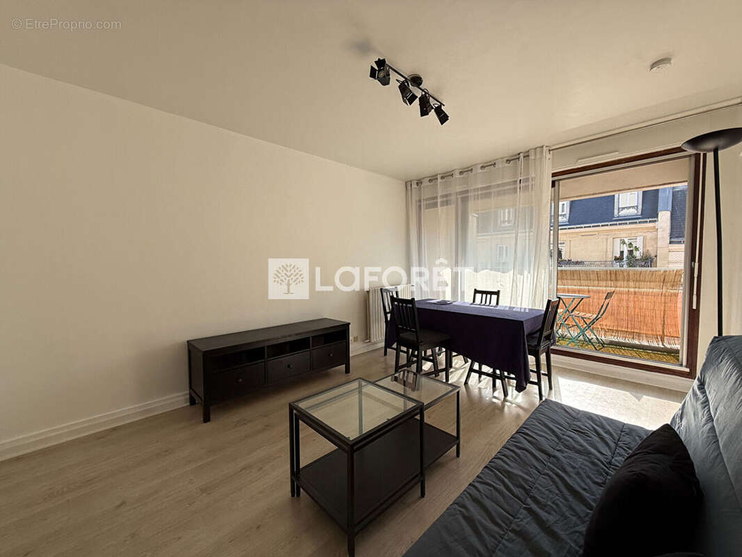 Appartement à PARIS-11E