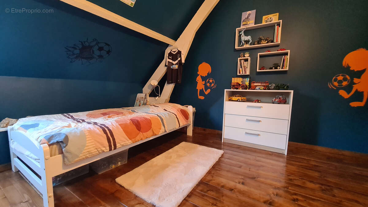 Maison à MONTCAVREL