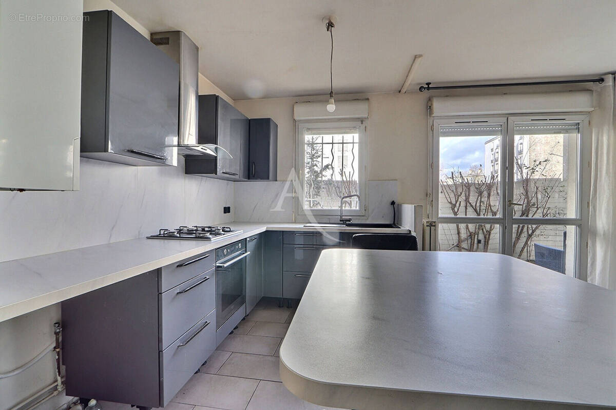 Appartement à AUBERVILLIERS