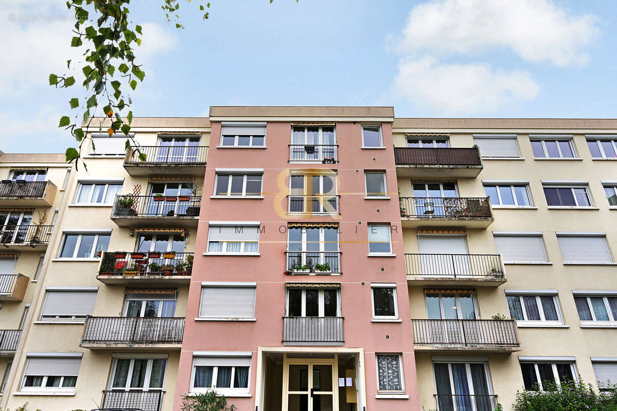 Appartement à LE PERREUX-SUR-MARNE