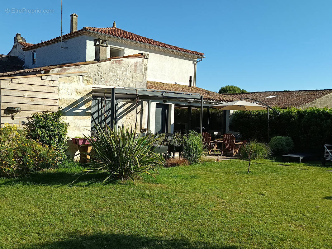 Maison à CHENAC-SAINT-SEURIN-D&#039;UZET
