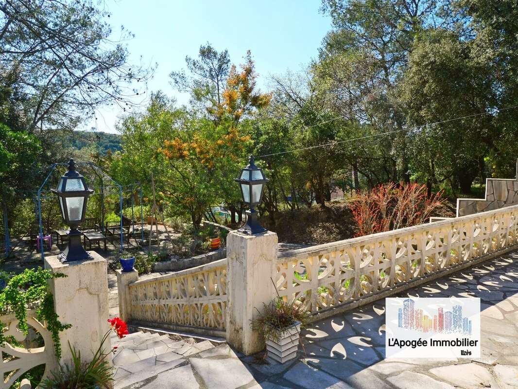 Maison à SAINT-JUST-ET-VACQUIERES