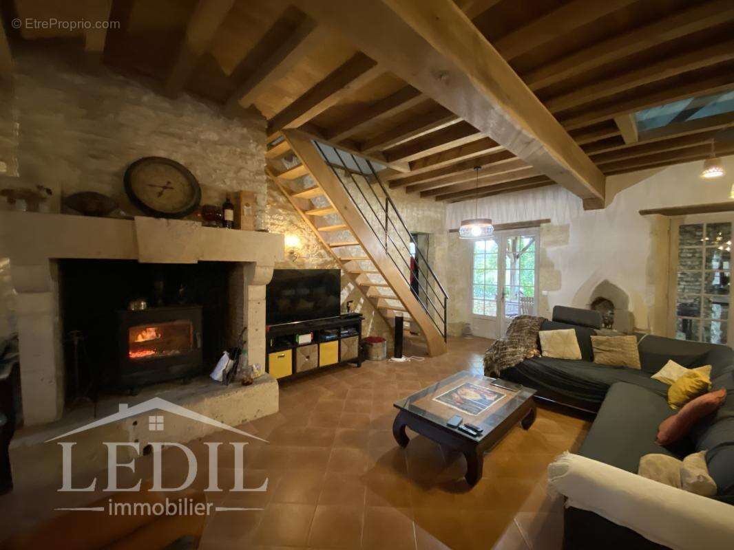 Maison à VIC-FEZENSAC