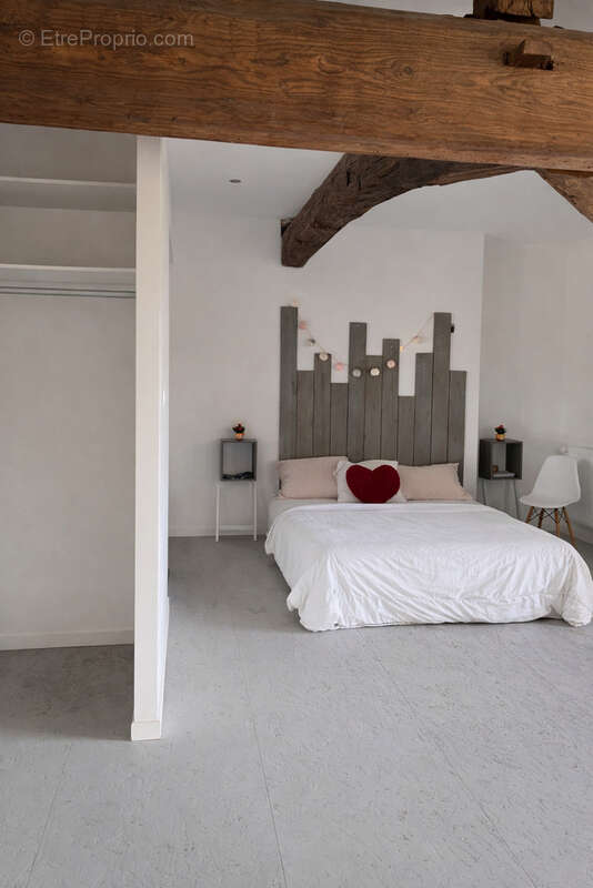 Maison à LA CHAPELLE-DE-GUINCHAY