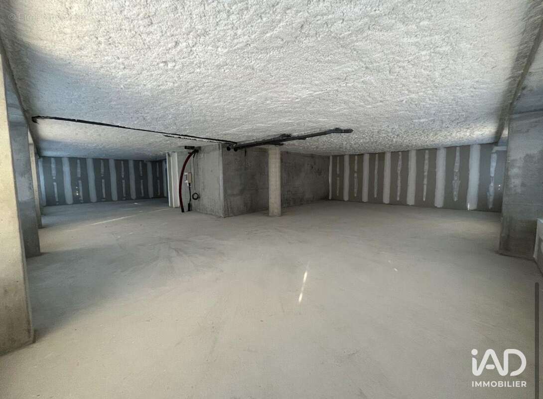 Photo 2 - Commerce à REIMS