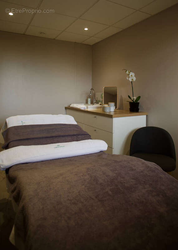 Commerce à DIVONNE-LES-BAINS