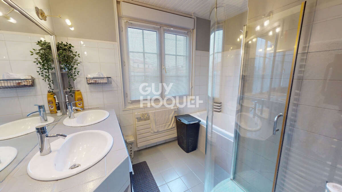 Maison à LES SORINIERES