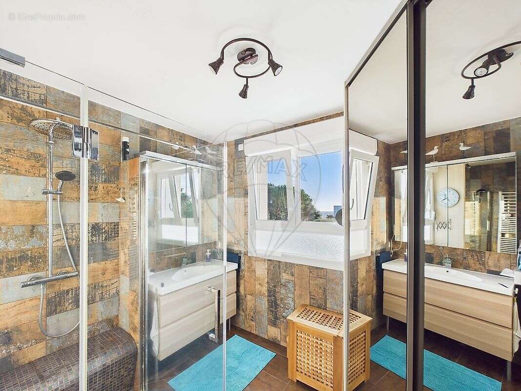 Maison à VAUX-SUR-MER