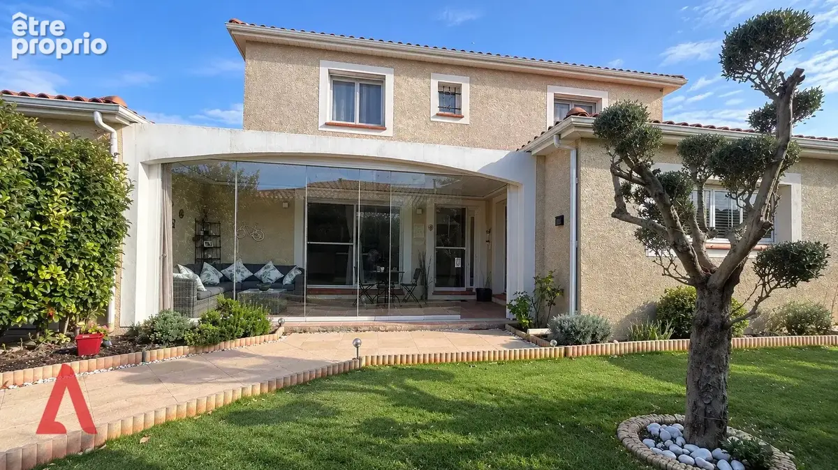 Maison 6 pièces 160 m² · à Colombiers · 160 m² · 460 000 €