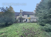 Maison à MANZAC-SUR-VERN