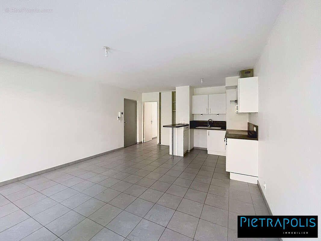 Appartement à MORANCE