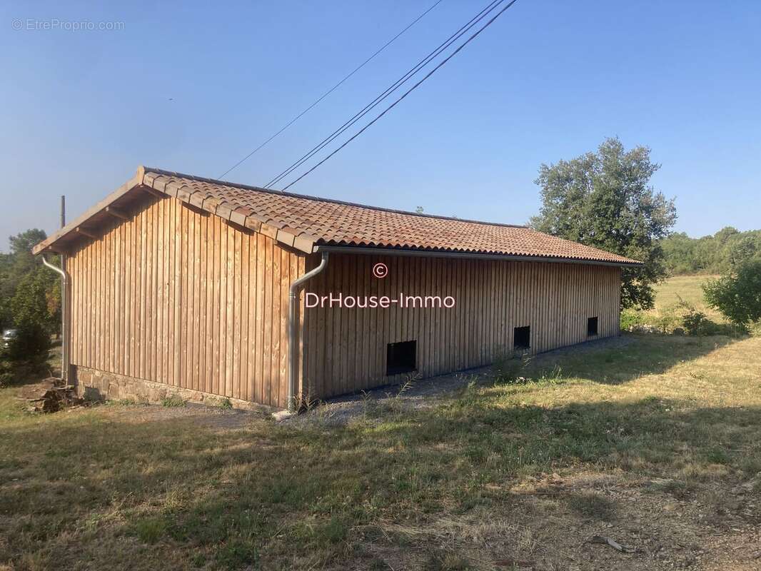 Maison 108 m² à Sanilhac  - photo 4