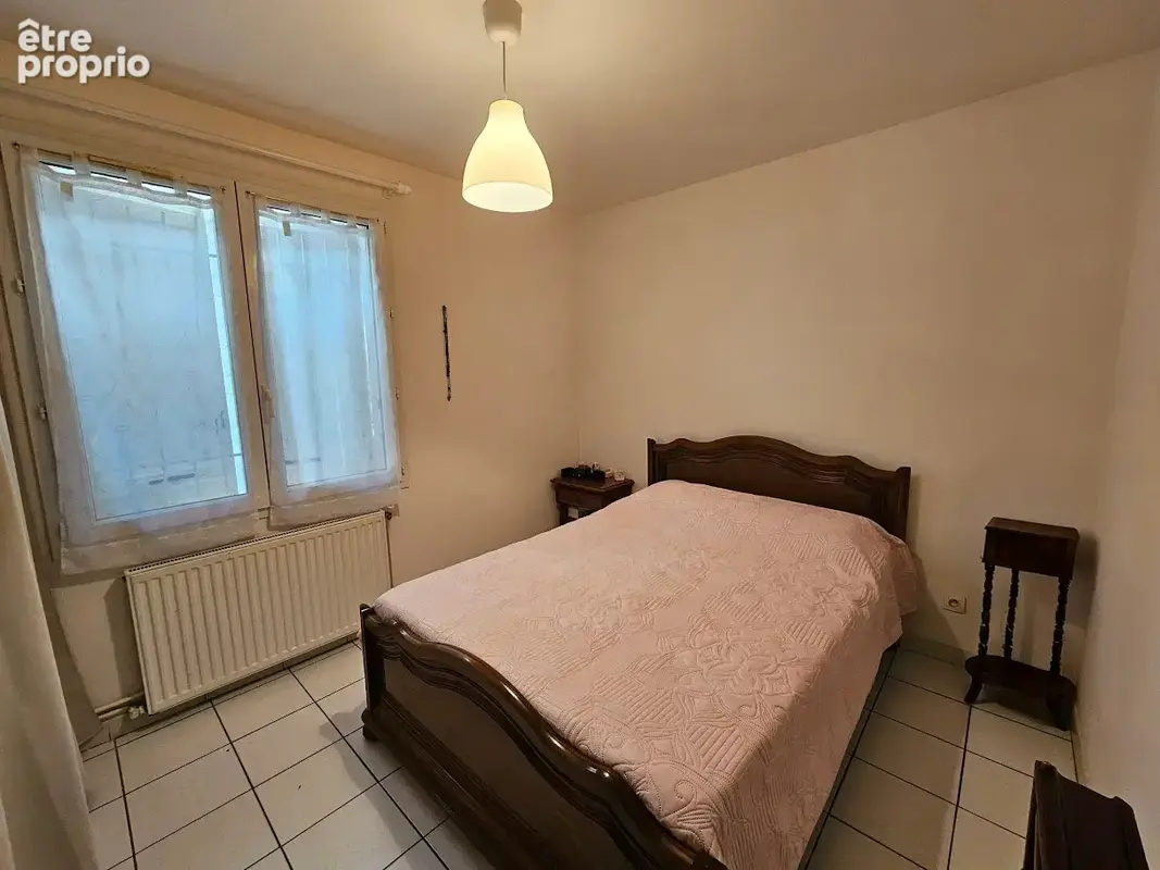 STE FOY DE PEYROLIERES IMMEUBLE de 2 logements loués. SH totale : 142 m2. Au centre avec tous commerces. - photo 4