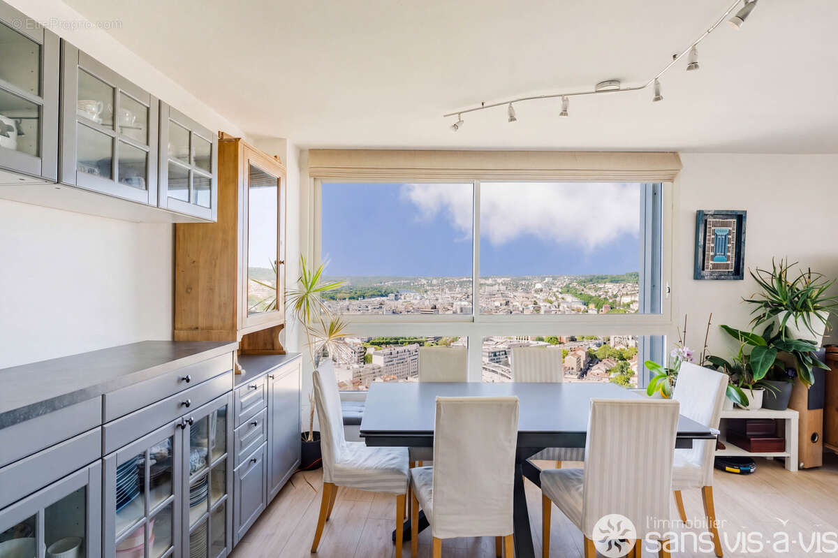 Tour Eve - Résidence sécurisée - En étage élevé 4 p 111,07  m2 double exposition - Vue Ouest parisien et mont - photo 10