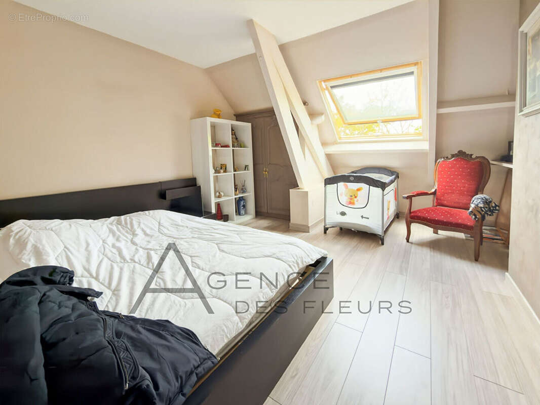 Maison à FRENEUSE