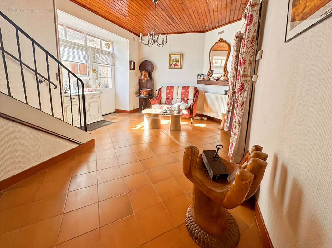 Maison à PUY-L&#039;EVEQUE