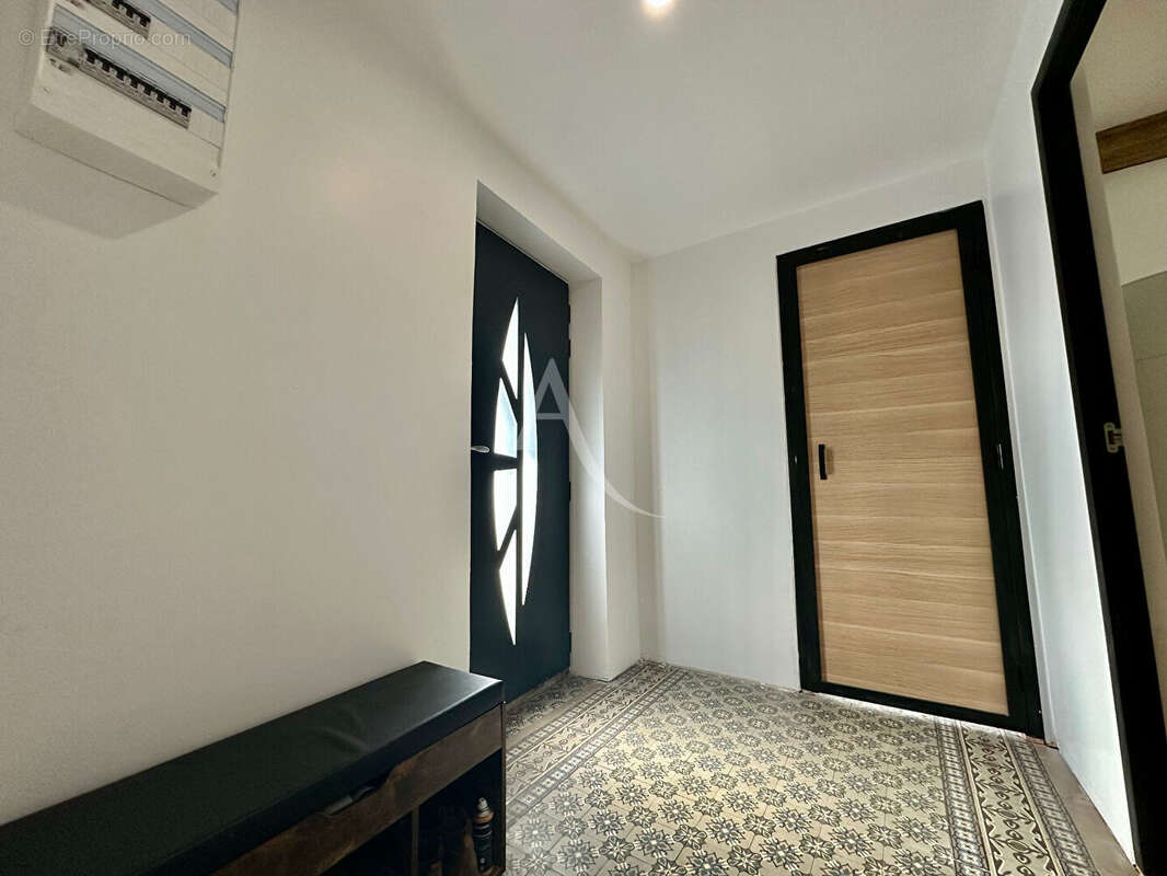 Maison de charme à vendre à Sandillon (45640) - photo 2