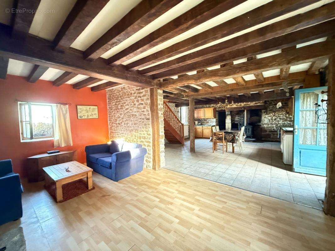 BELLE OPPORTUNITE ! Maison en pierre de 165m², pleine de charme, 4 chambres, Cour intérieure de 379m² 93 000 € - photo 25