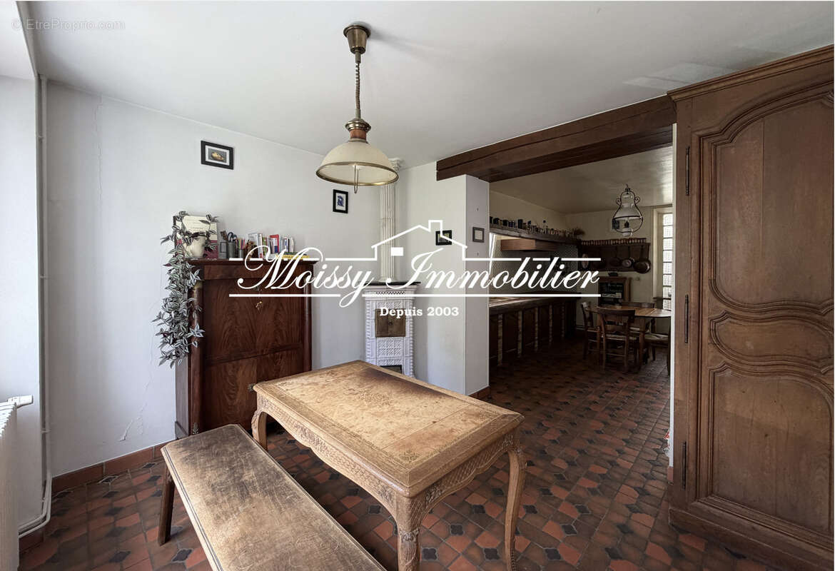 Maison à MOISSY-CRAMAYEL