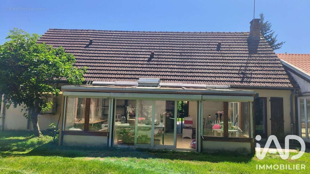 Maison 146 m² à Montceaux-Les-Vaudes  - photo 3