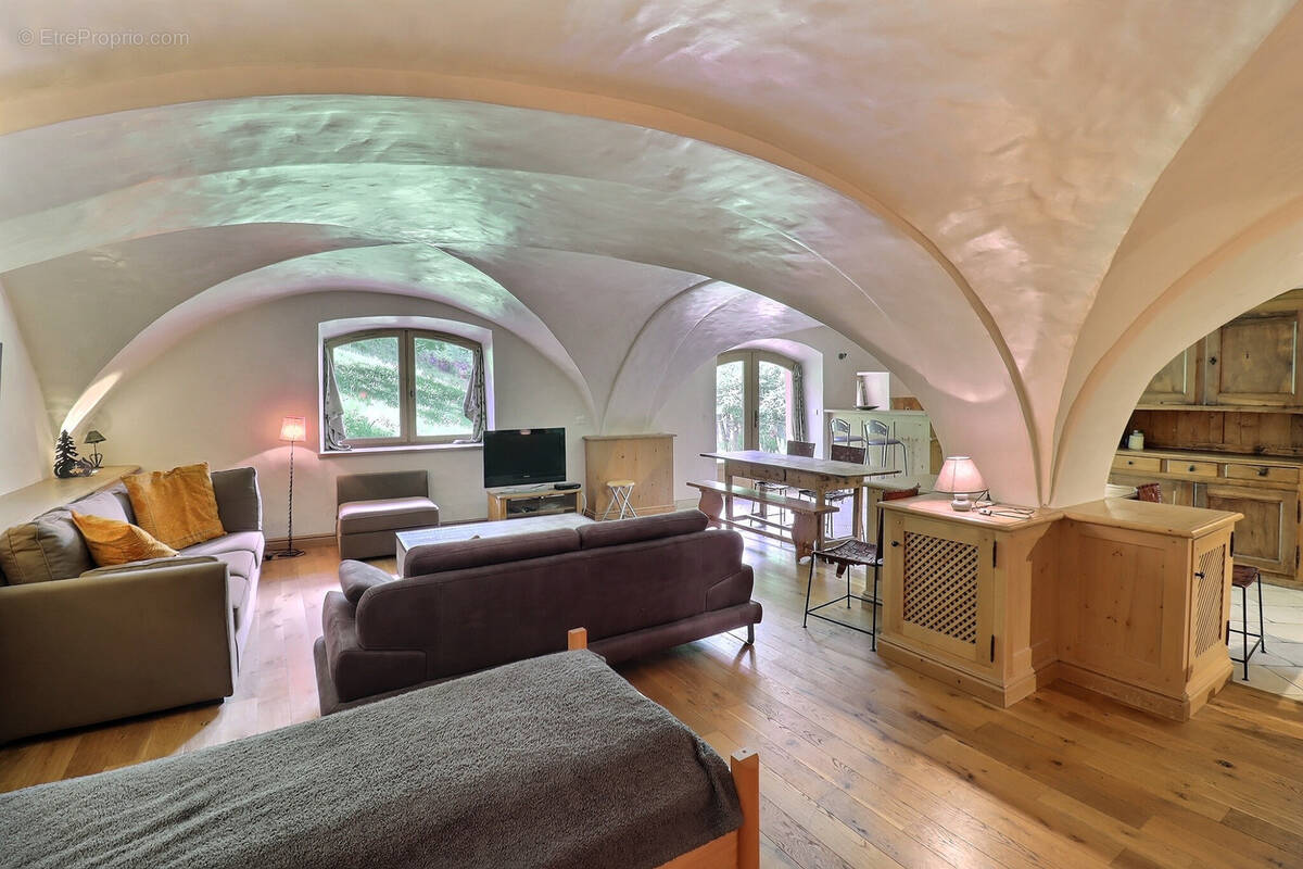 Appartement à LES ALLUES