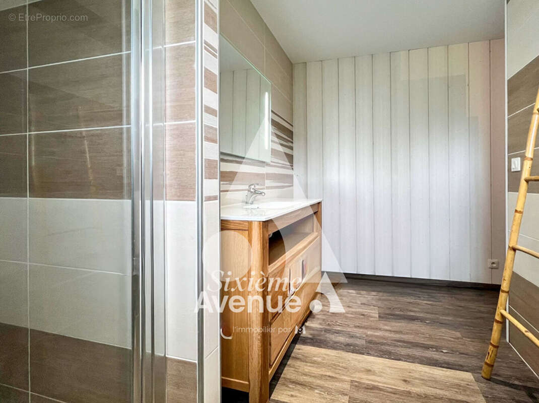 Maison à BUSSAC-SUR-CHARENTE