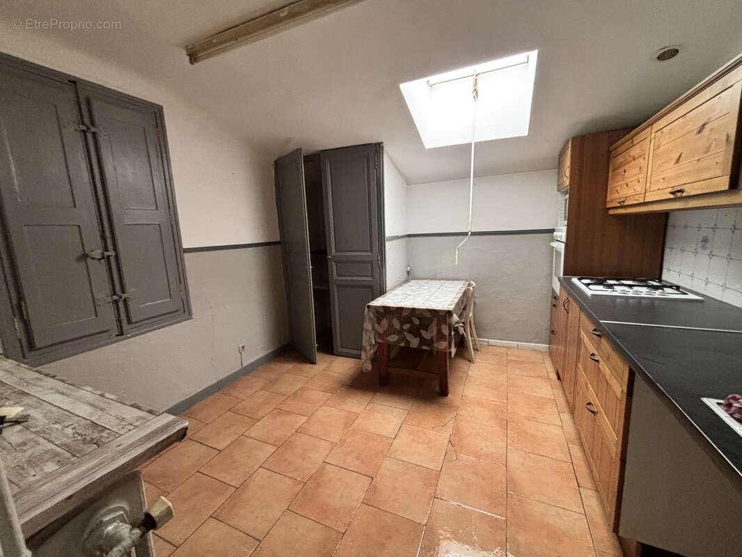 Appartement à MARSEILLE-1E