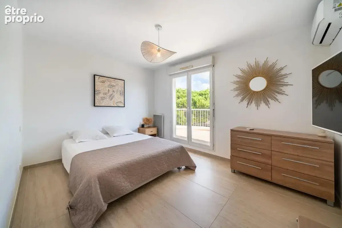 83600 frejus - centre-ville - 3 pièces - 2 chambres - 65.0 m² - bel appartement avec terrasse de 56 m² - photo 9