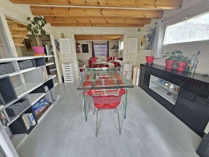 Maison à MONTROND-LES-BAINS